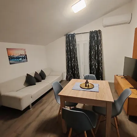 Apartment Sara Vrsi