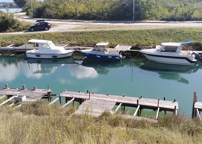 Sara Апартаменты Врси